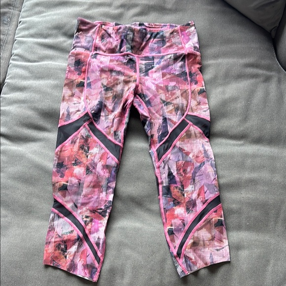 lululemon athletica Pants - Lululemon On Pace Crop *21"
Sun Dazed Multi Pink size 8 euc!